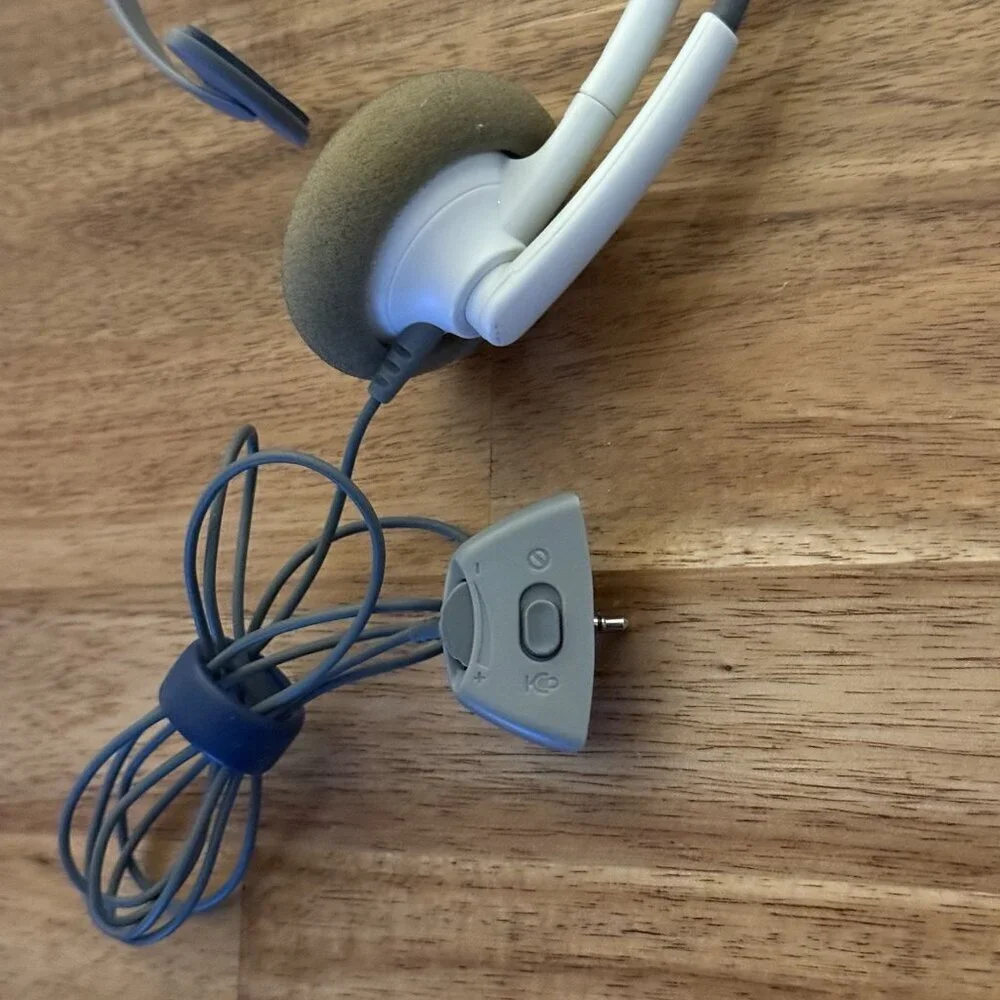 Microsoft Wired‎ Headset with Microphone for Xbox 360 White/Grey